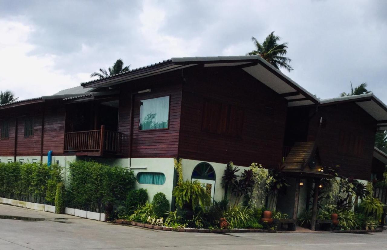 Chuchaiburi Sri Amphawa Exteriör bild